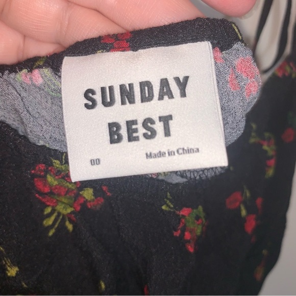 Aritzia Sunday Best Mae Floral Camisole 00 - Picture 4 of 8